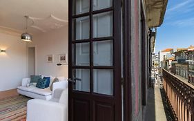 Porto 61 - Bright 2Br W/ Balcony By Lovelystay